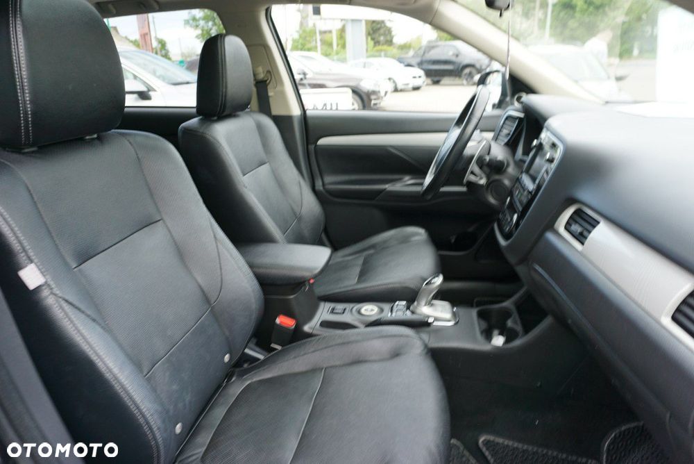 Mitsubishi Outlander - 33