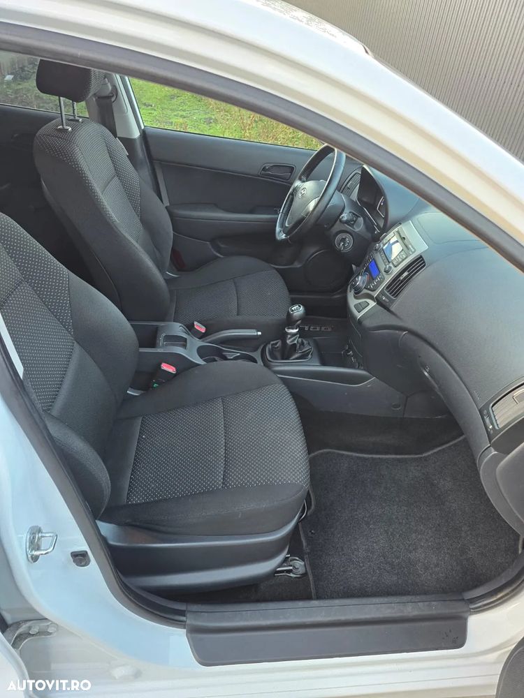 Hyundai i30 1.6 CRDI blue Classic - 14