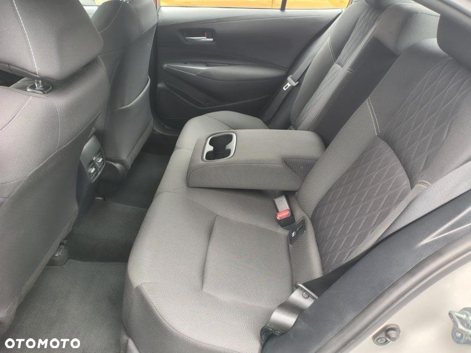 Toyota Corolla - 12