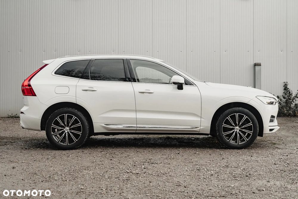 Volvo XC 60 T8 AWD Recharge Geartronic Inscription - 4
