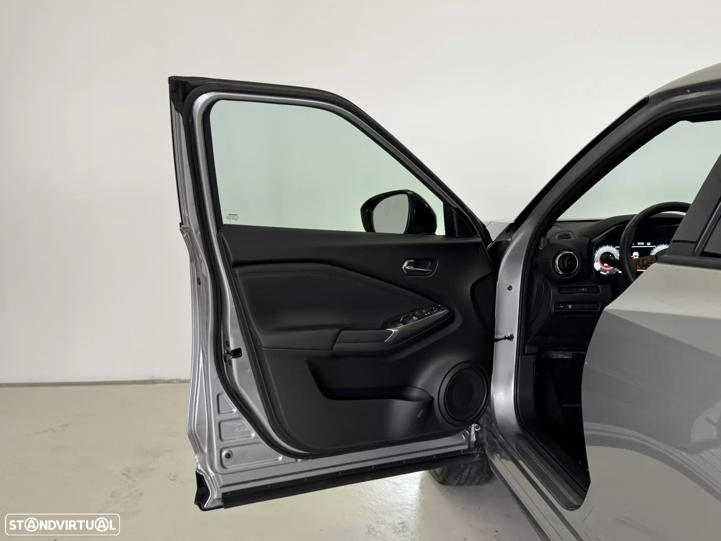 Nissan Juke 1.0 DIG-T N-Connecta NAV. DCT - 16