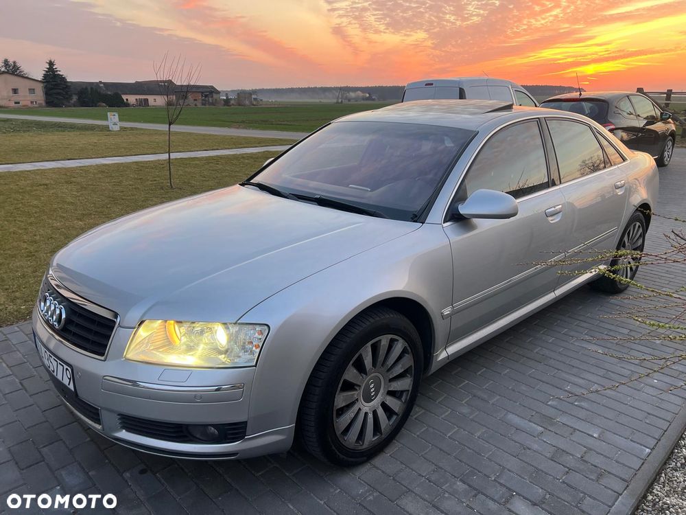 Audi A8 4.2 Quattro - 1