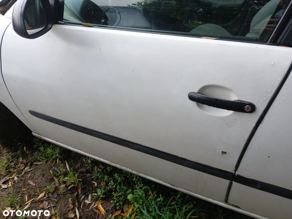 SEAT CORDOBA III 3 LB9A fotel fotele kanapa deska kokpit podsufitka boczek boczki klamka - 9