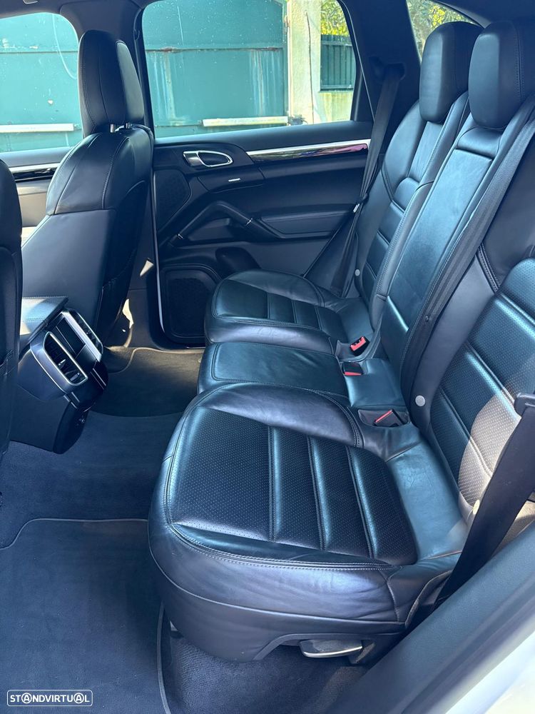 Porsche Cayenne S - 17