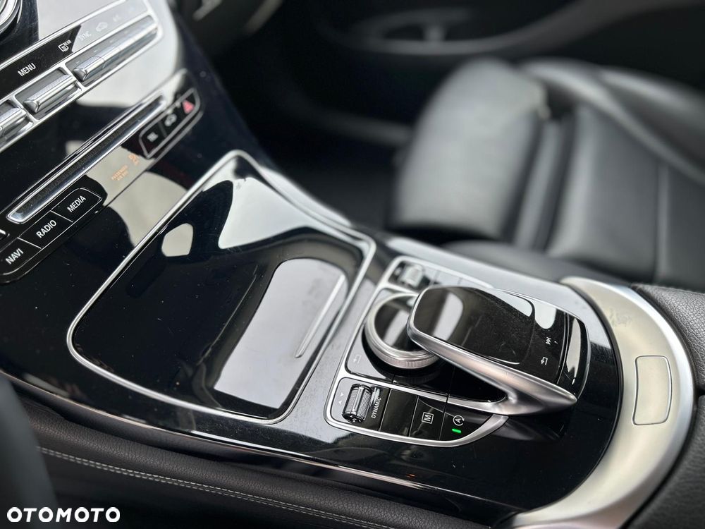 Mercedes-Benz GLC 220 d 4Matic 9G-TRONIC AMG Line - 12