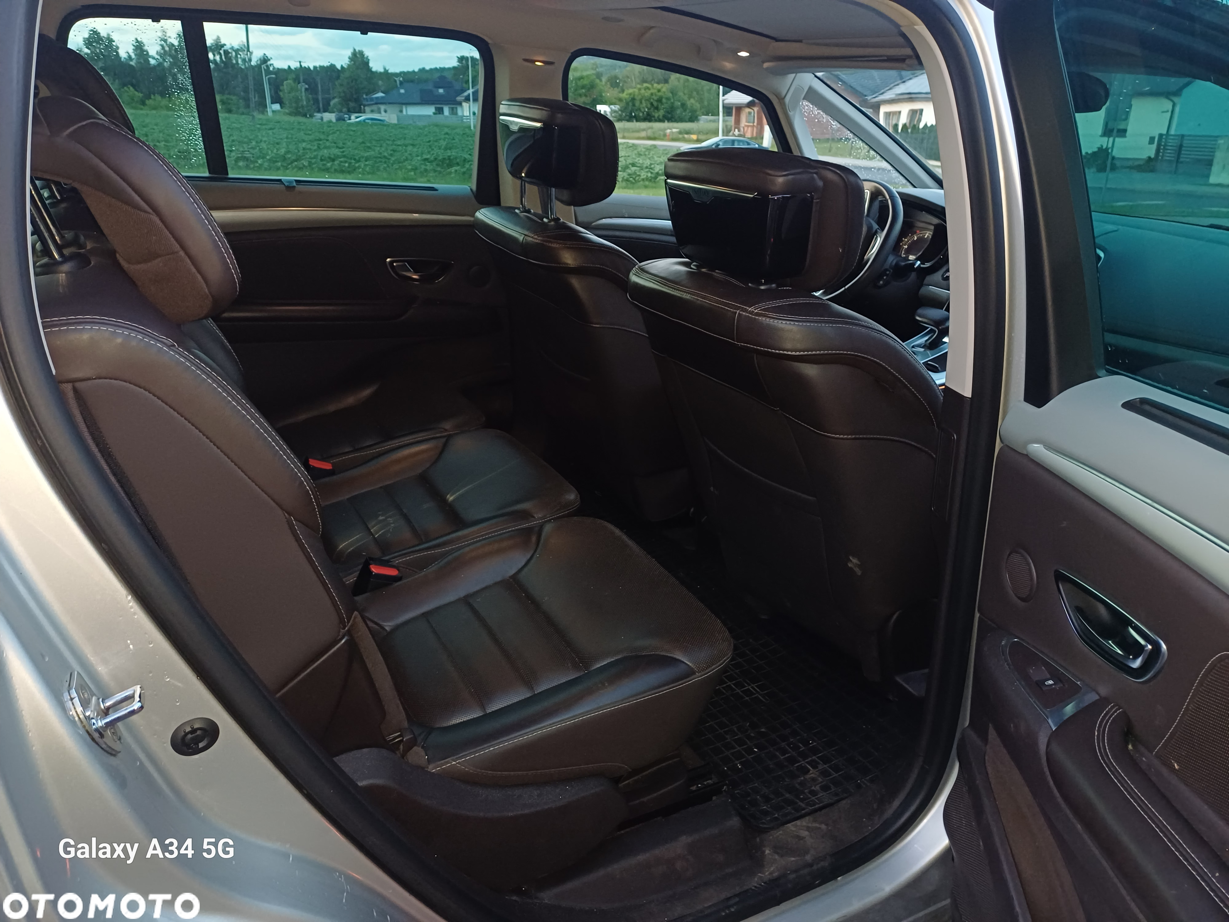Renault Espace 1.6 dCi Energy Initiale Paris EDC - 19
