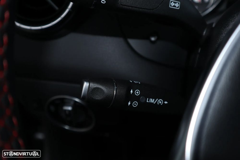 Mercedes-Benz CLA 180 d 7G-DCT AMG Line - 23