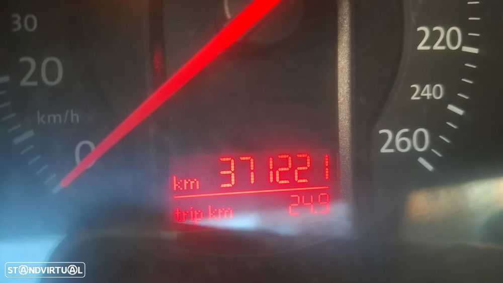 VW Passat 2.0 TDI Confortline - 19