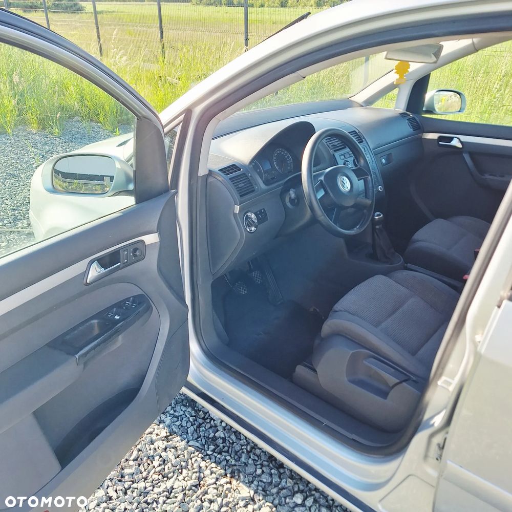 Volkswagen Touran 2.0 TDI Trendline - 11