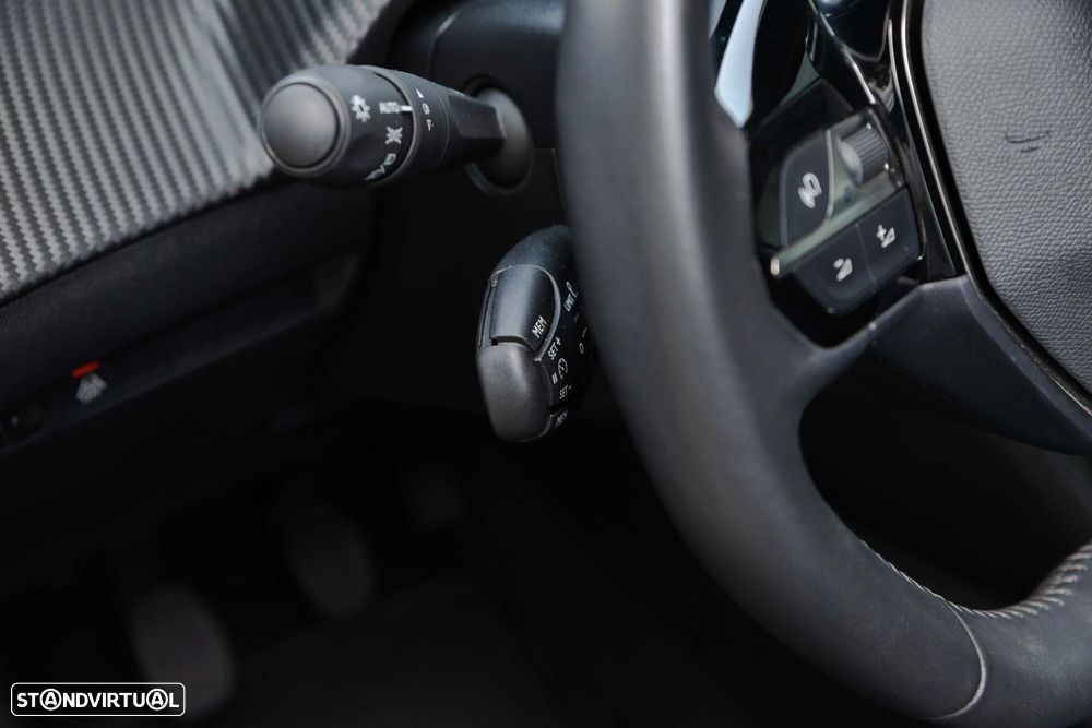 Peugeot 2008 1.2 PureTech Active - 15