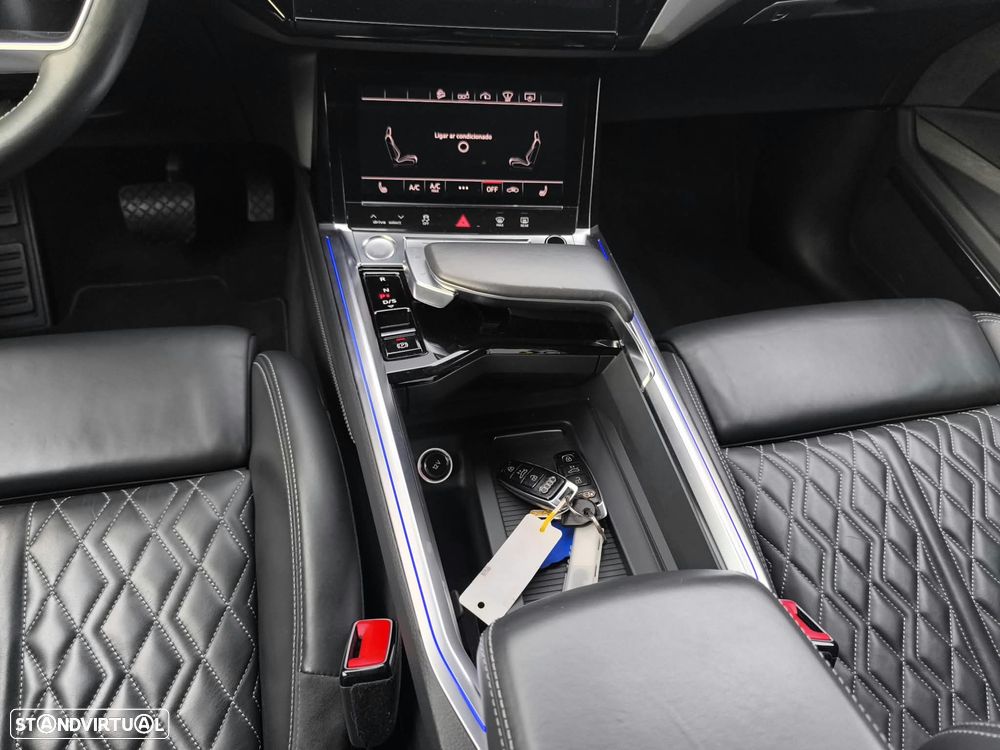 Audi e-tron 55 quattro S line - 42