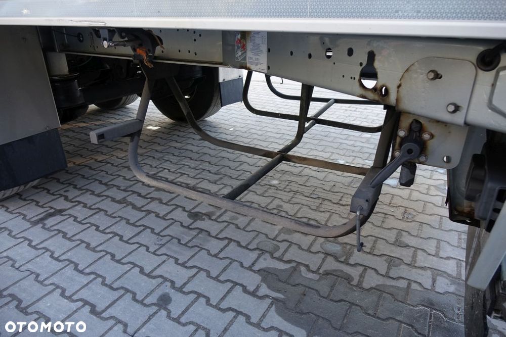 Lamberet CHŁODNIA / SR2 / CARRIER VECTOR 1550 / SAF / DRUKARKA / KOSZ NA KOŁO ZAPASOWE - 23