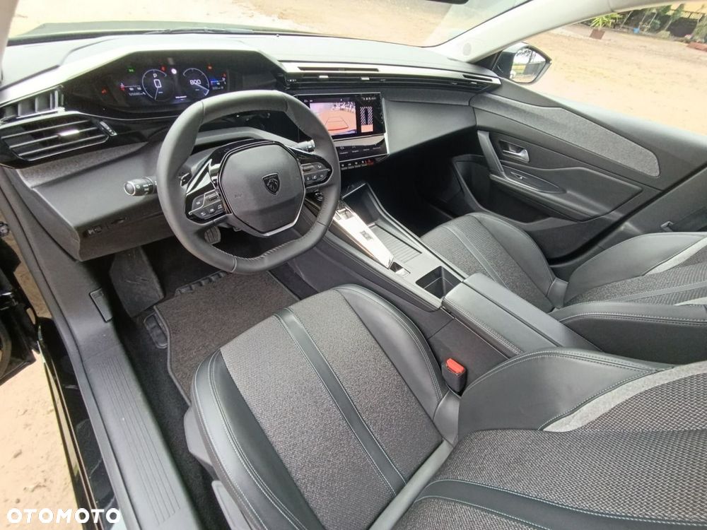 Peugeot 308 - 8
