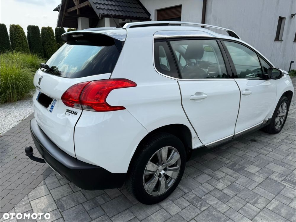 Peugeot 2008 PureTech 110 Stop&Start EAT6 Allure - 4
