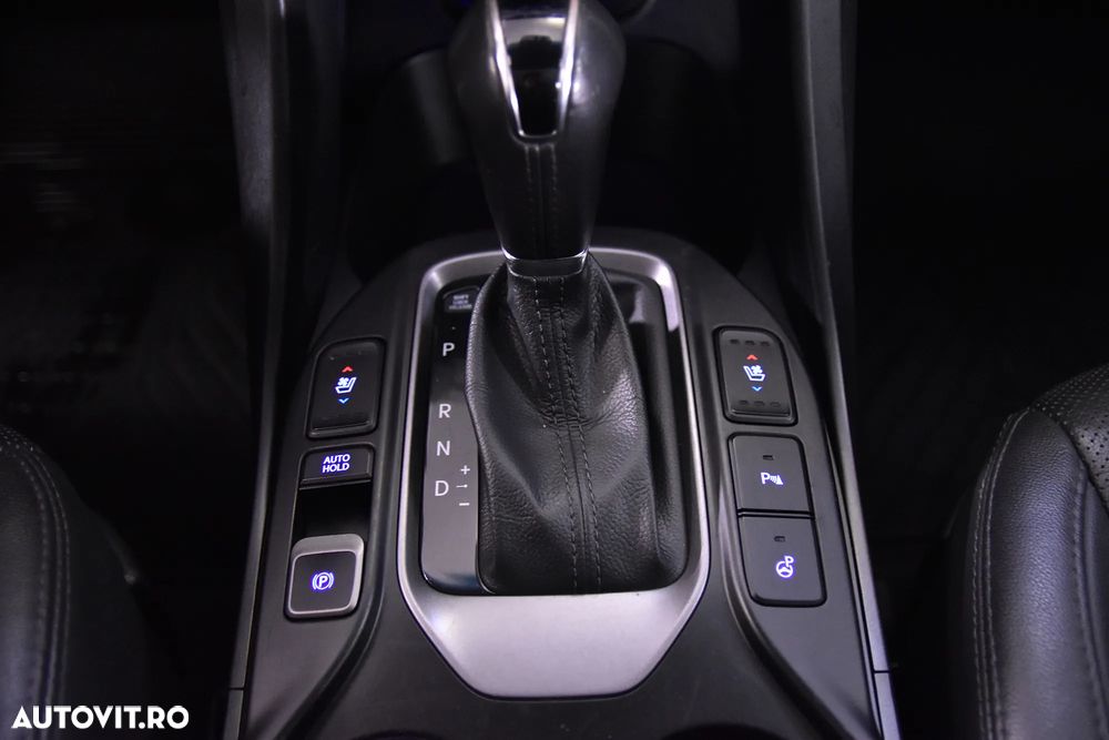 Hyundai Grand Santa Fe - 18