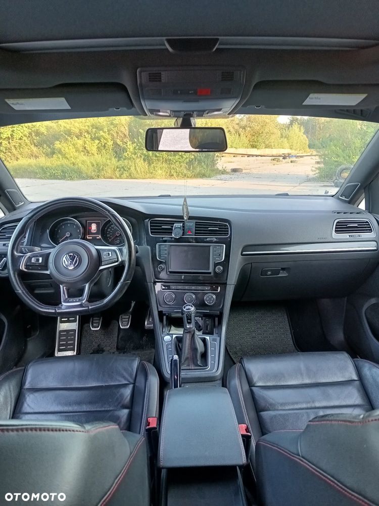 Volkswagen Golf - 9