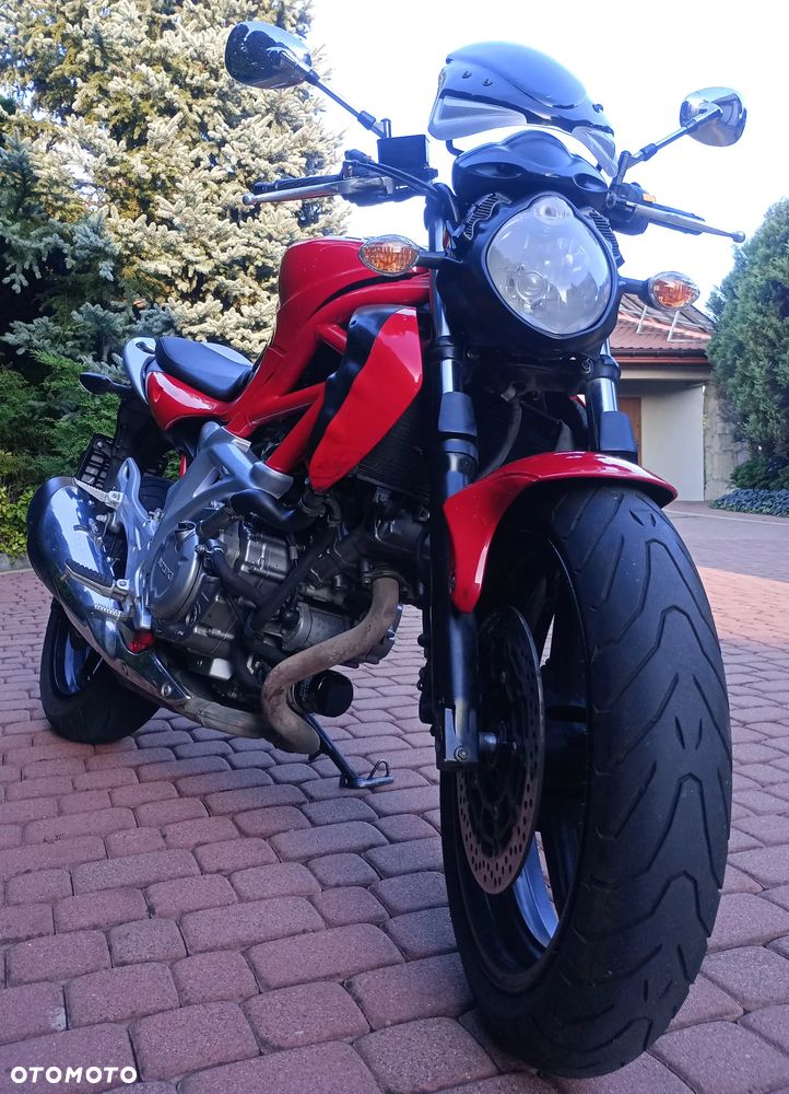 Suzuki Gladius - 1