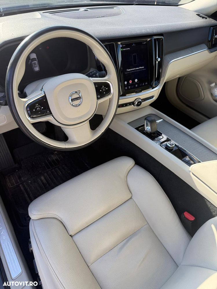 Volvo V60 B4 MHEV AT8 FWD Momentum Pro - 5
