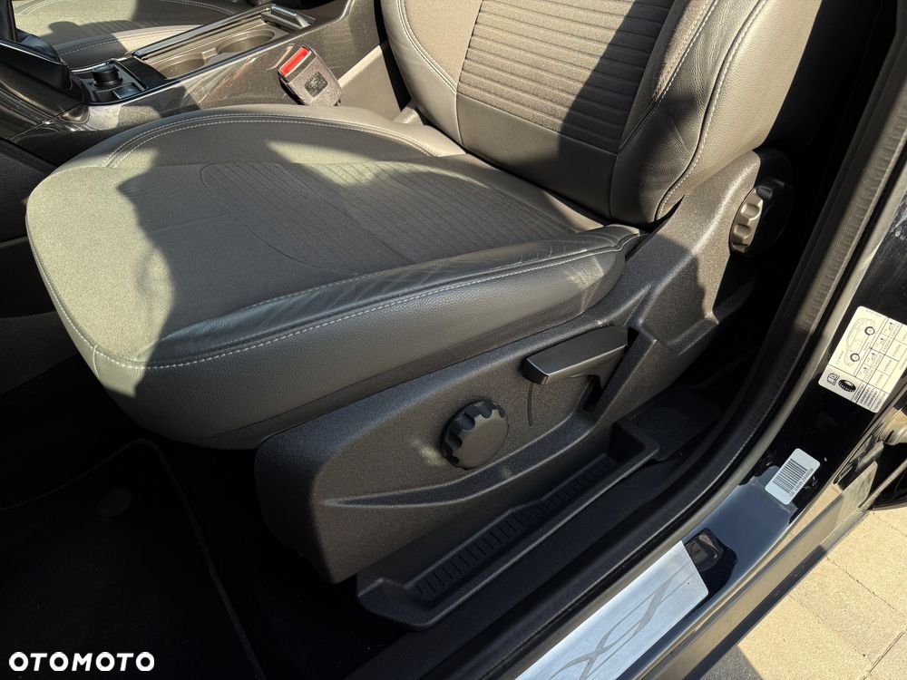 Ford Kuga 1.5 EcoBoost 2x4 Titanium - 19