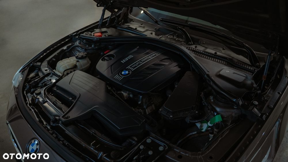 BMW Seria 3 318d - 15