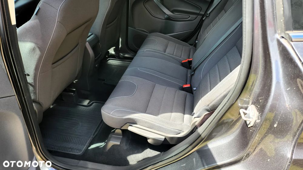 Ford Kuga - 8