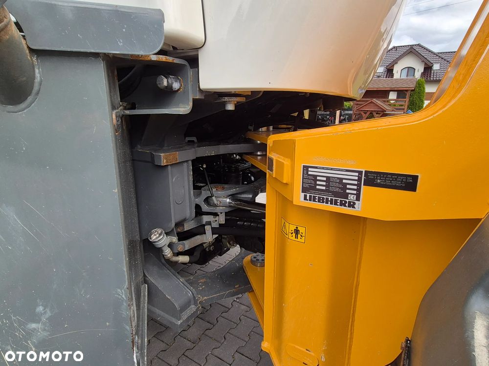 Liebherr L550/ 2012r/ Maszyna sprowadzona/ - 10