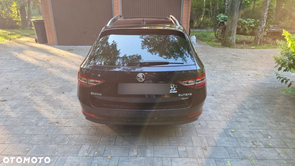 Skoda Superb 2.0 TDI 4x4 L&K DSG - 6
