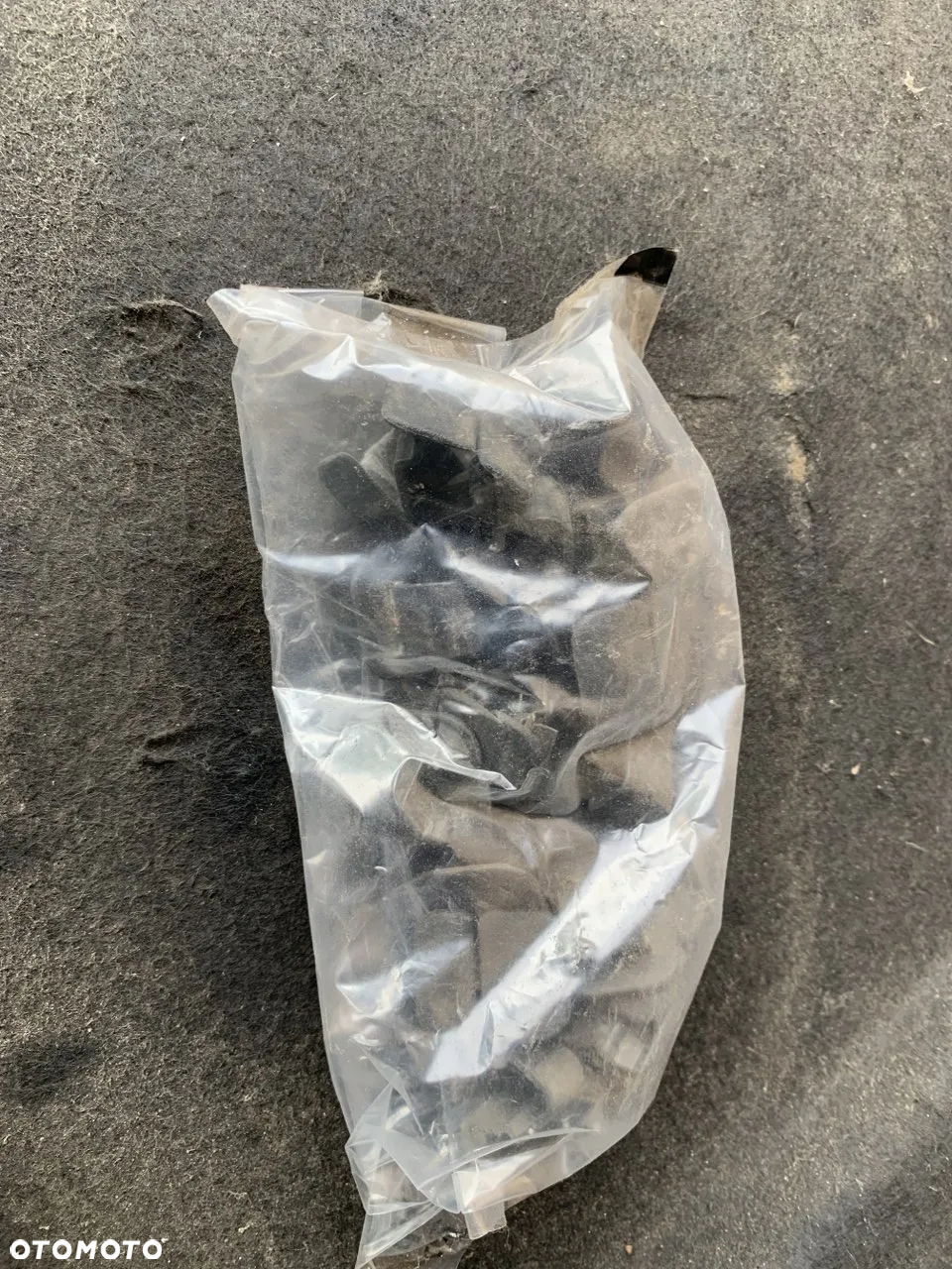Wygłuszenie maski spinki oryginał Audi A4 B8 A5 - 4