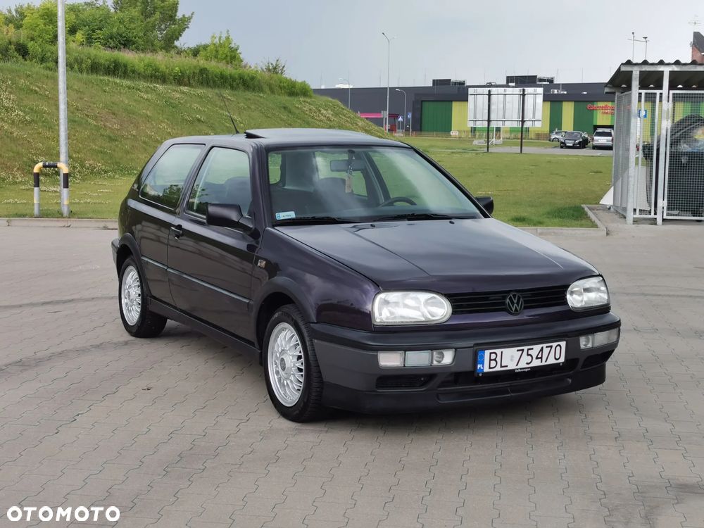 Volkswagen Golf 1.8 GT Special - 4