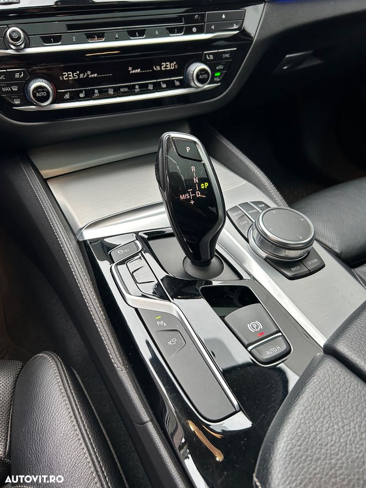 BMW Seria 5 520d xDrive AT - 23