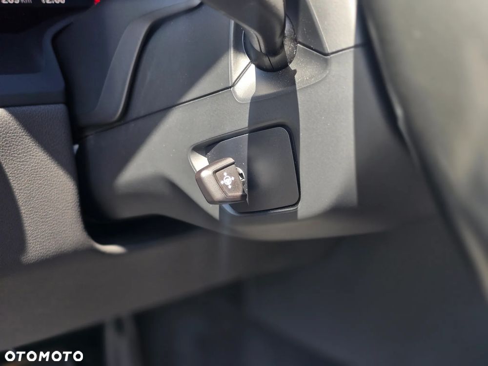 BMW Seria 8 - 31