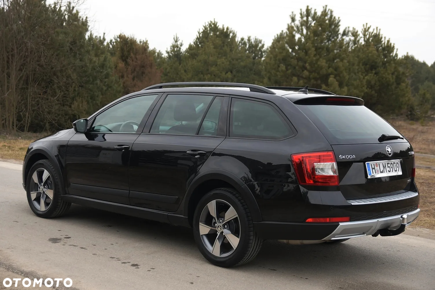 Skoda Octavia Combi 2.0 TDI 4x4 DSG Scout - 9
