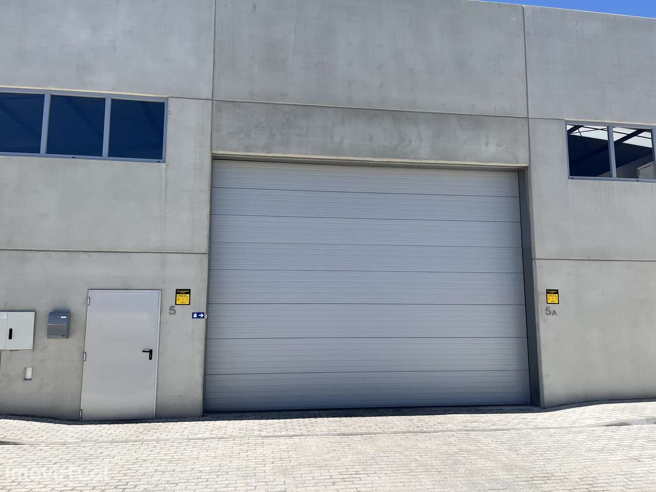 Armazém de 595m² em Loures, pronto a usar - Grande imagem: 2/3