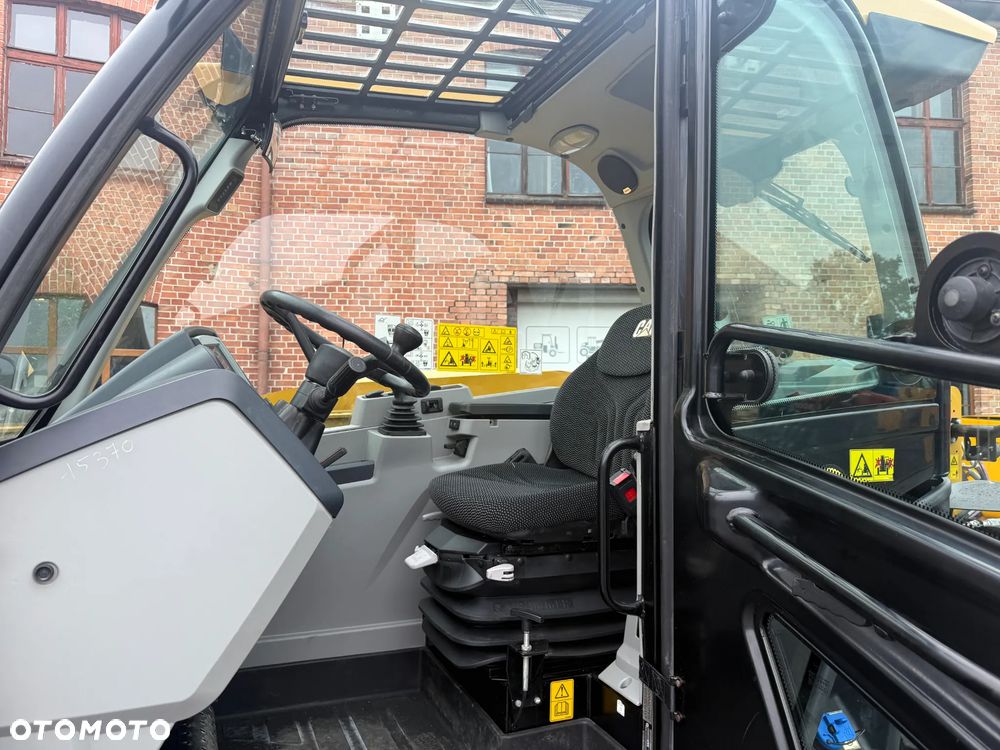 Caterpillar TH 408 D - 30