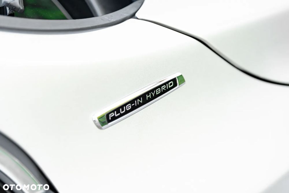 Volvo V60 D6 AWD Plug-in Hybrid Momentum - 27