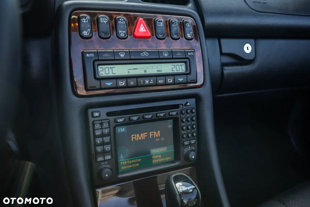 Mercedes-Benz CLK - 27