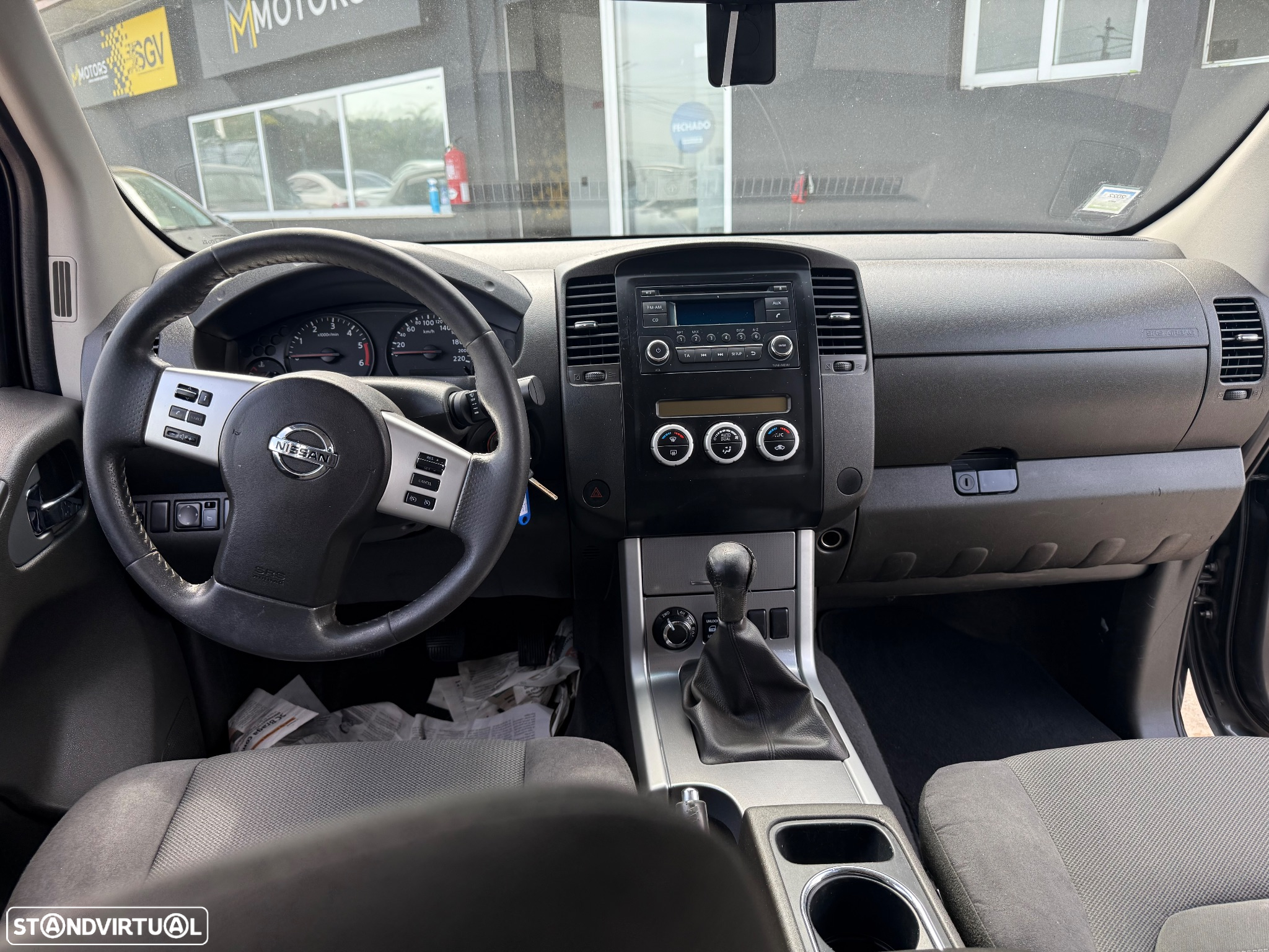 Nissan Navara 2.5 dCi KC SE 4WD - 24