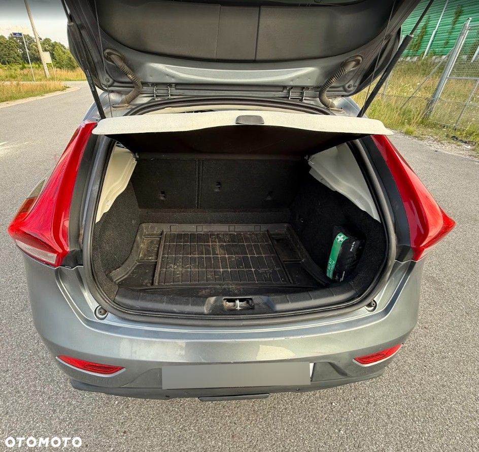 Volvo V40 D2 Summum - 11