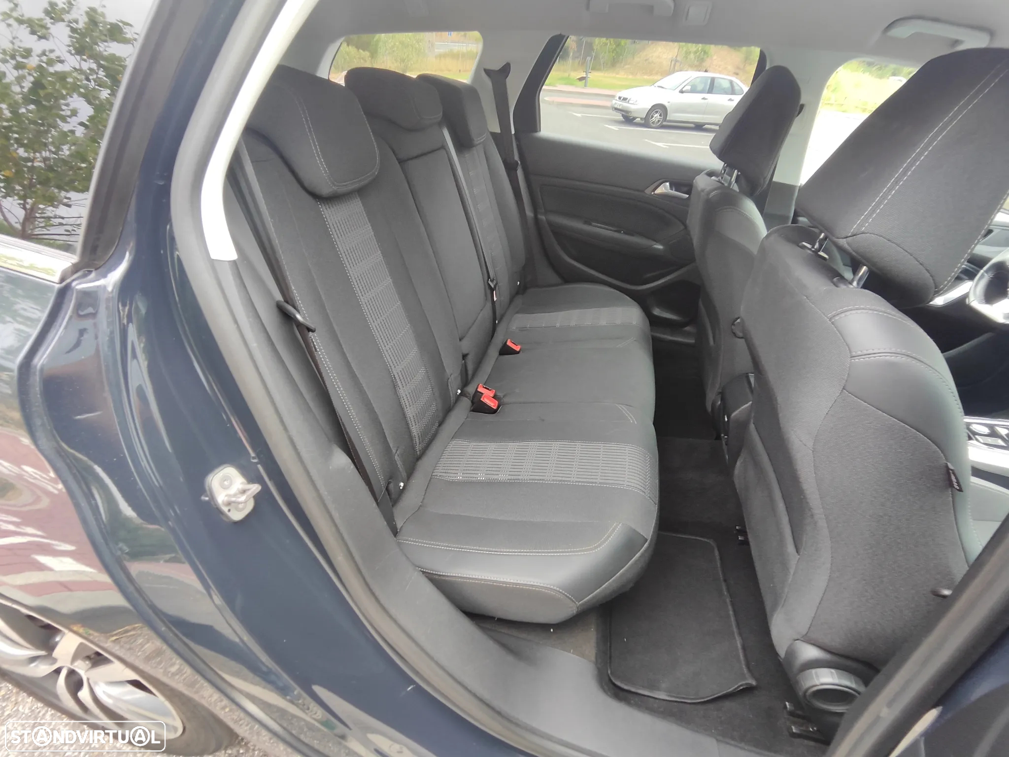 Peugeot 308 SW 1.2 PureTech Allure Full LED EAT8 - 17