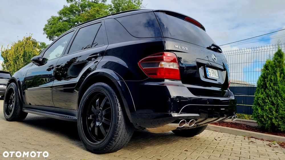 Mercedes-Benz ML ver-63-amg-4--matic - 14