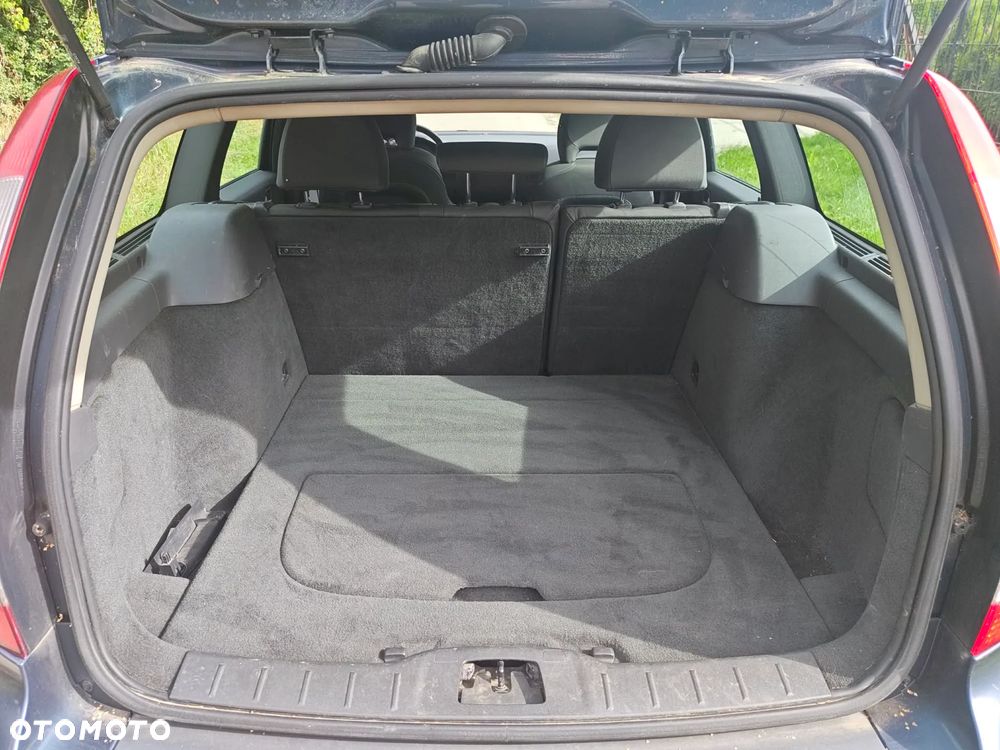 Volvo V50 - 12