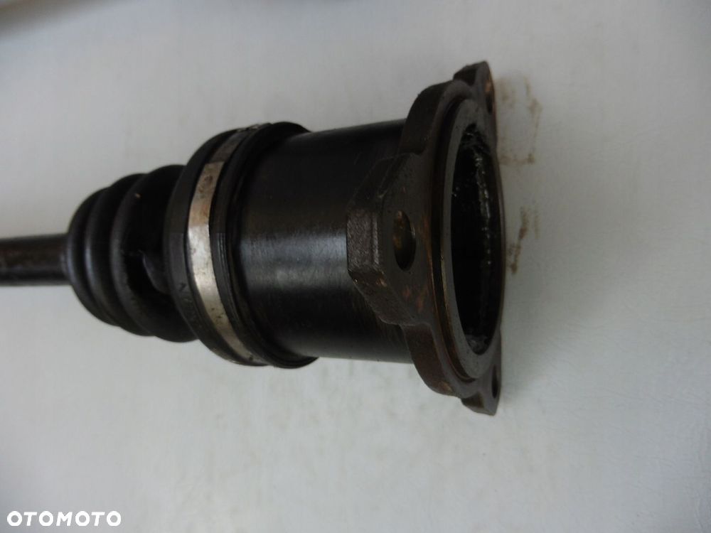 Półoś lewy tył Suzuki Swift MK6 4x4 - 4