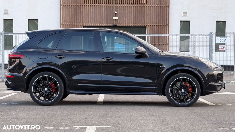 Porsche Cayenne 3.0 L - 5