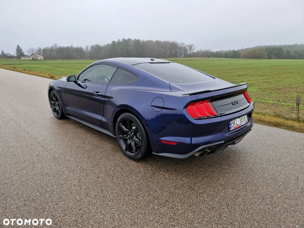 Ford Mustang - 4