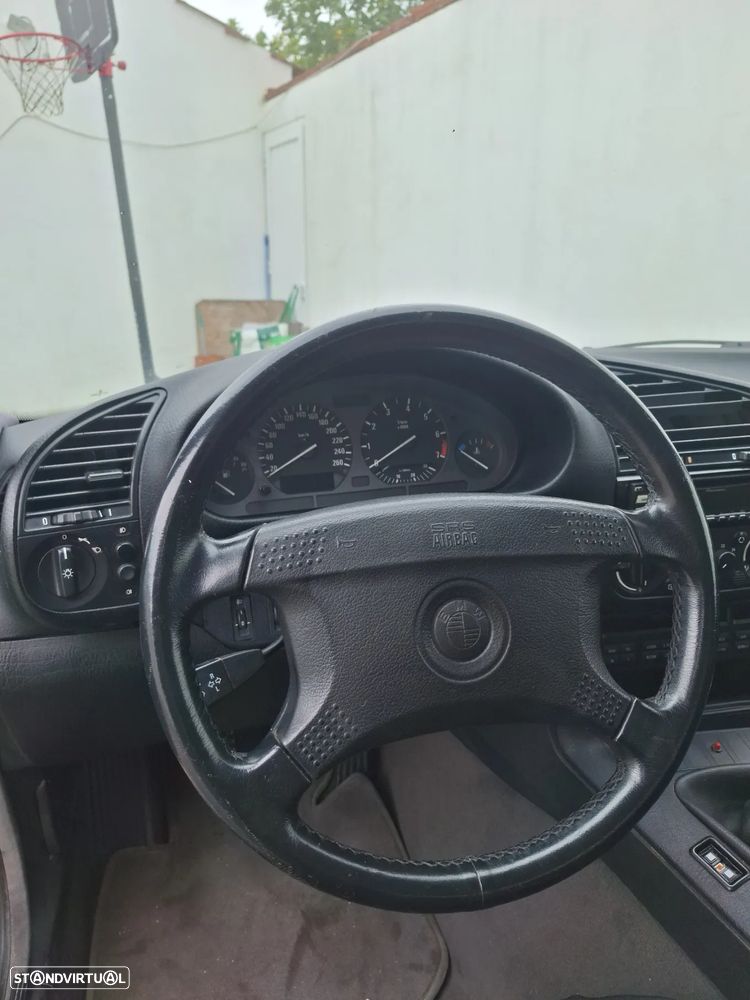 BMW 318 iS Coupé - 7