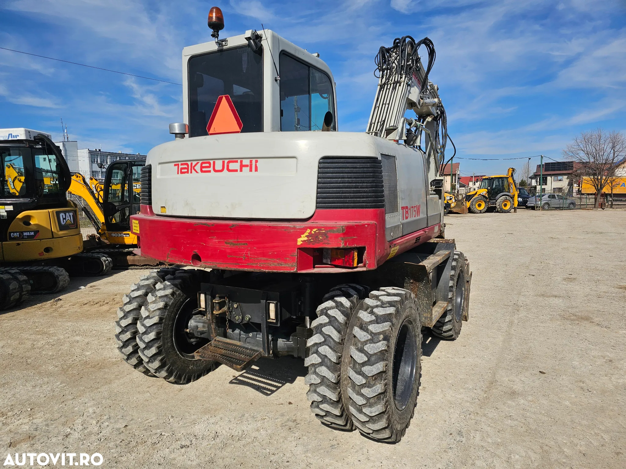 Takeuchi TB175W excavator pe roti 4 cupe  pe pneuri buldoexcavator - 3
