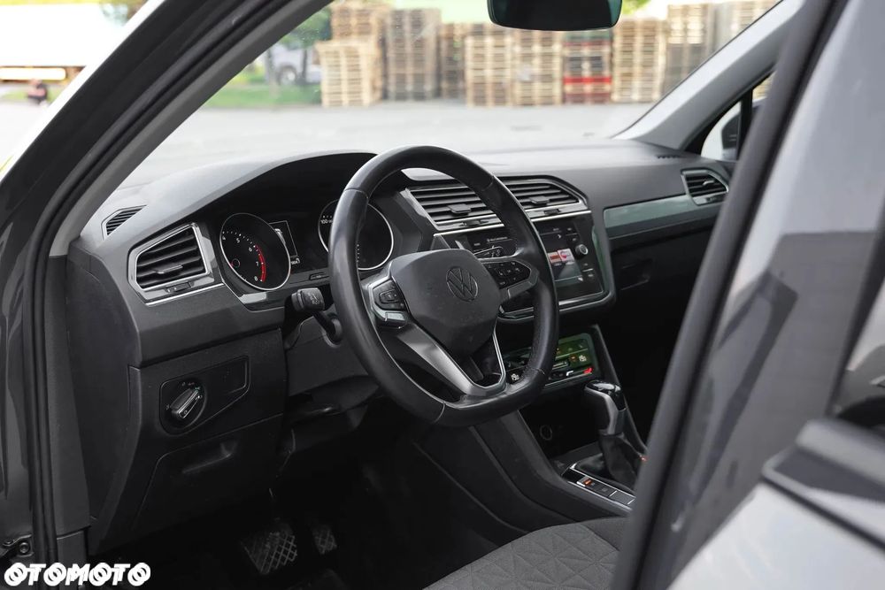 Volkswagen Tiguan - 12