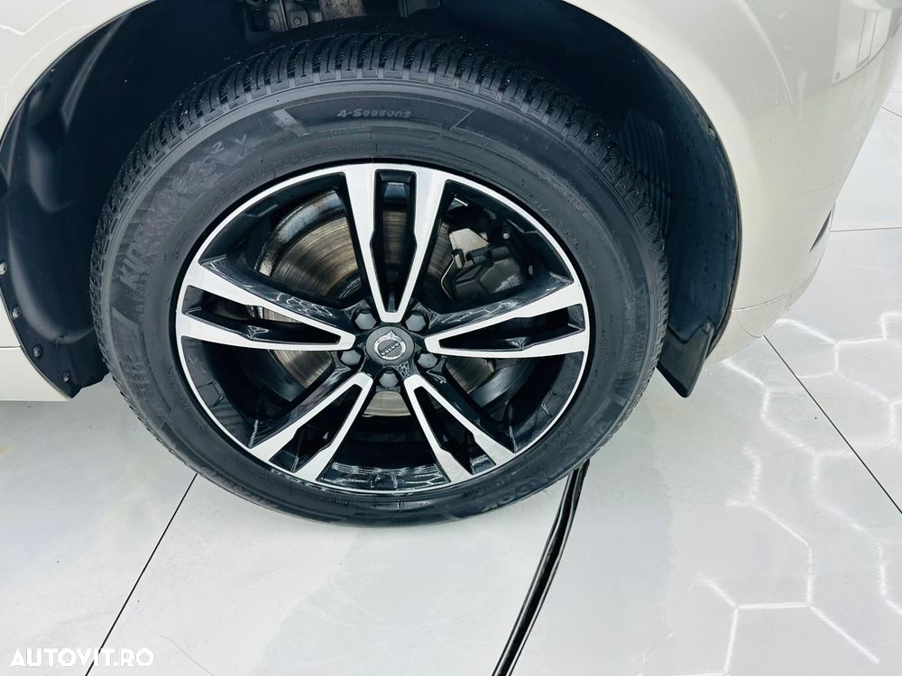 Volvo XC 60 D4 Geartronic Momentum Pro - 10