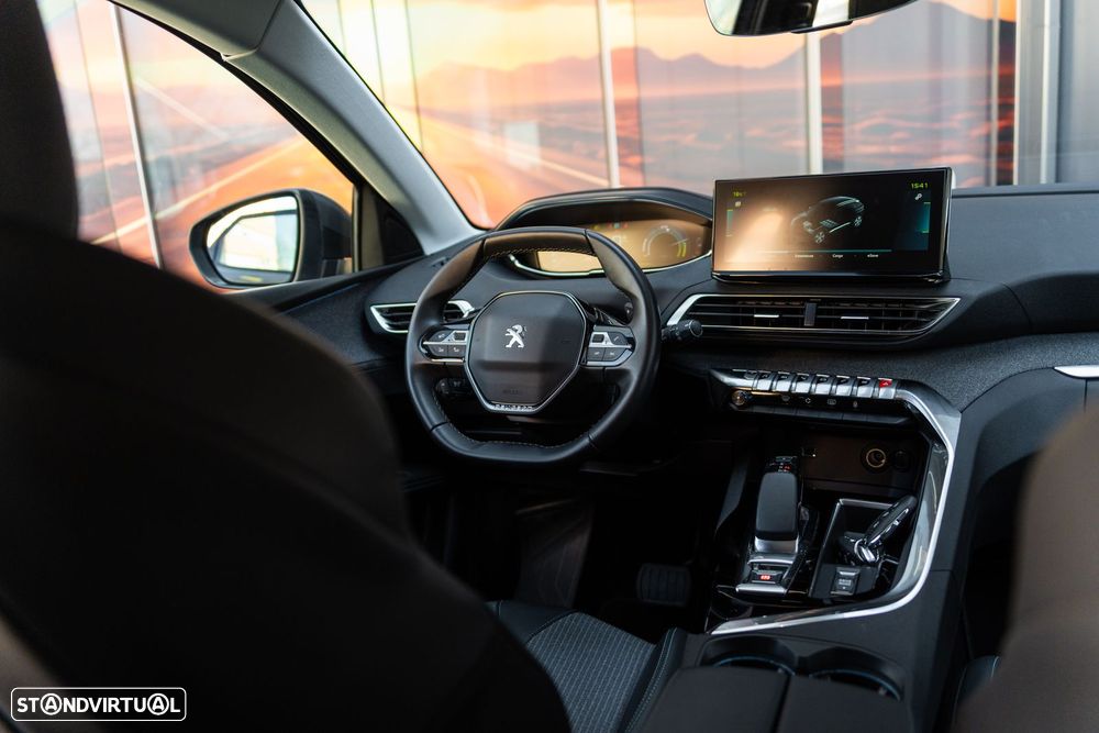 Peugeot 3008 225 e-EAT8 Allure - 23