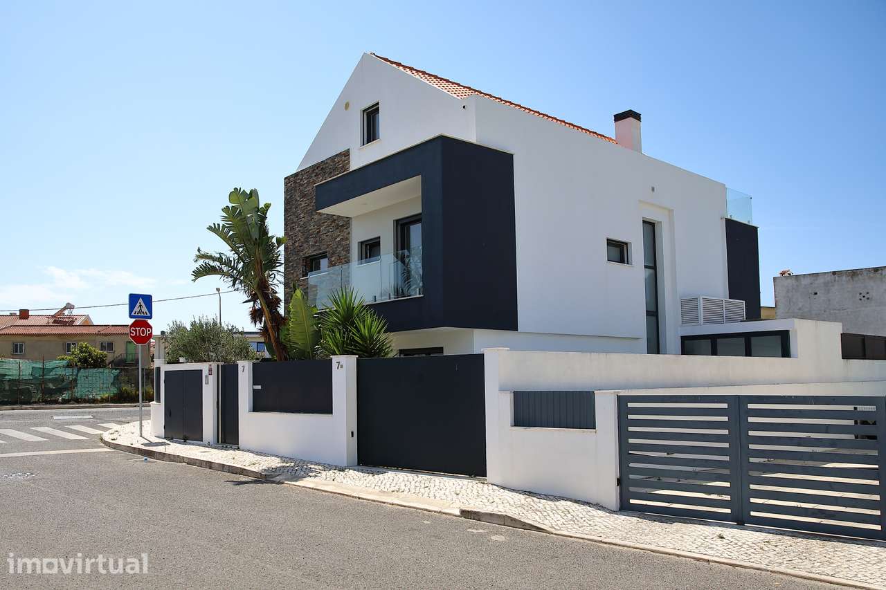 Moradia T5+1 Contemporânea com Piscina | São Domingos de Rana - Grande imagem: 2/28